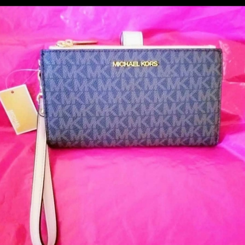 NWT Michael Kors Jet Set wallet/wristlet